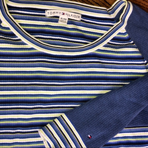 Like New Tommy Hilfiger LW Raglan Sweater, X-Large - Picture 3 of 3